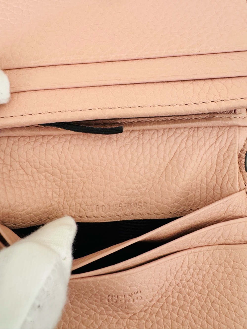 Gucci Bee “Blind for Love” Pink Leather Card Holder Wallet - Picture 11 of 12